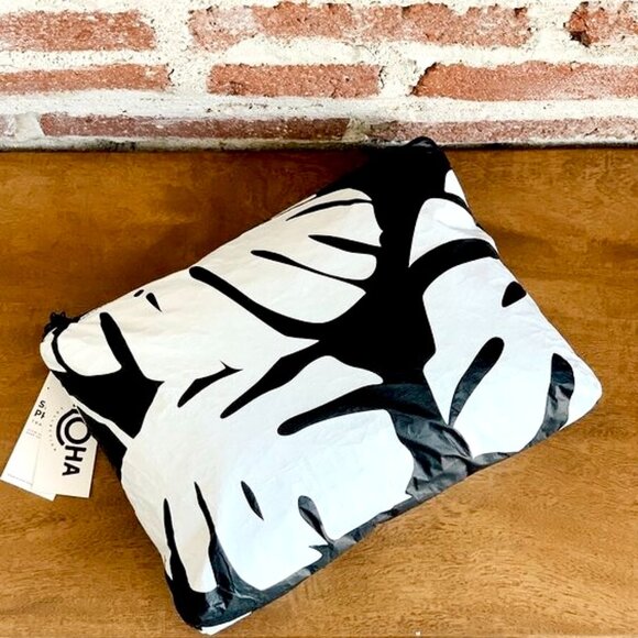 ALOHA Collection—Mid Pouch—Monstera Monochrome—Hawaii Beach & Travel Pouch *NWT* - Picture 4 of 8
